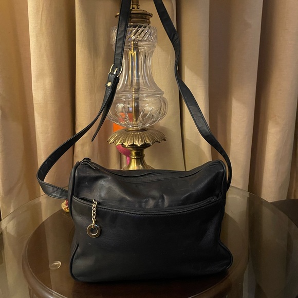 Laura Scott please check all picture of condition - Picture 1 of 17